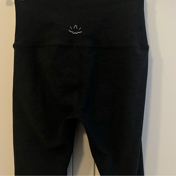 High Waisted Spacedye Capri Legging - Picture 13 of 16